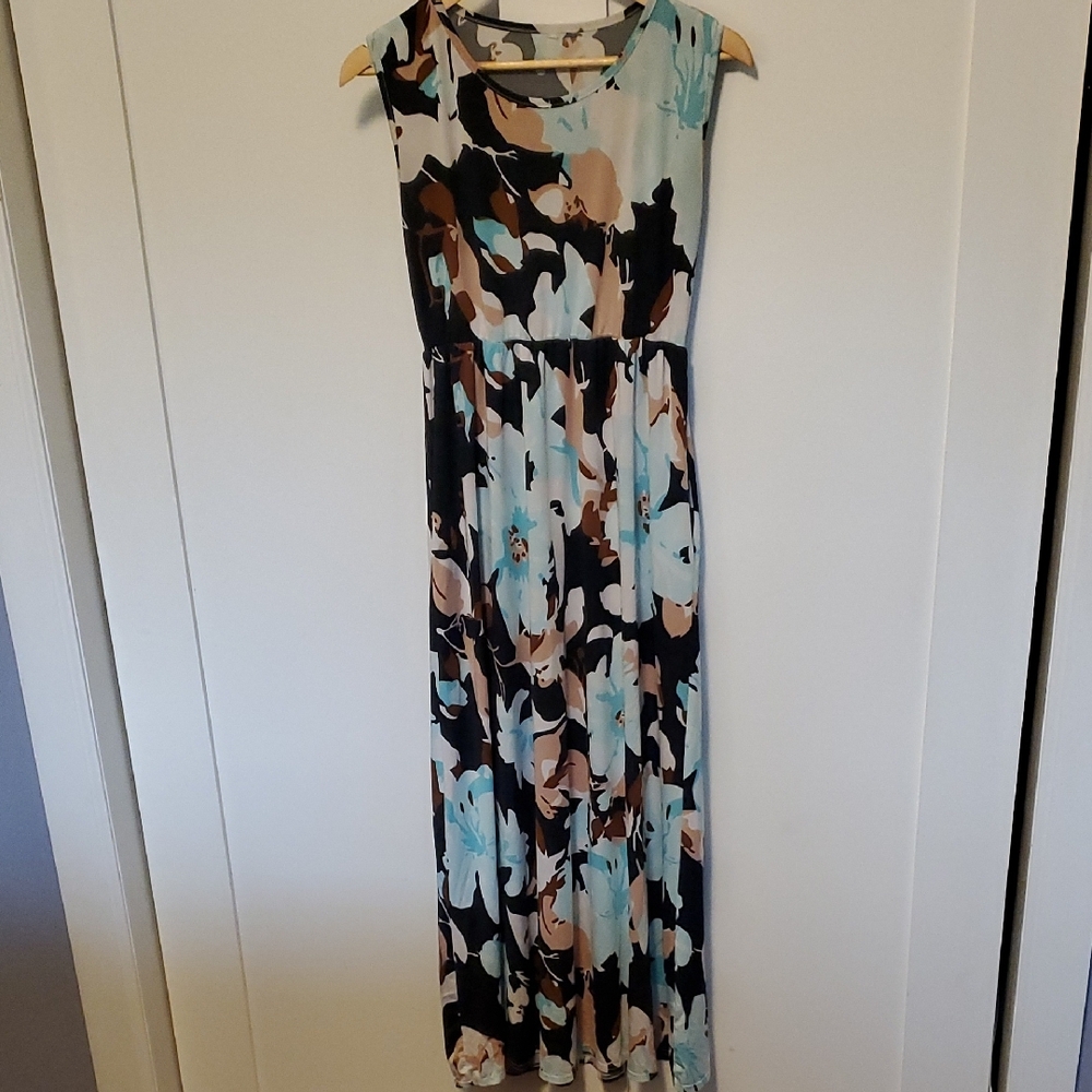 Sleeveless Multicolor Maxi Dress